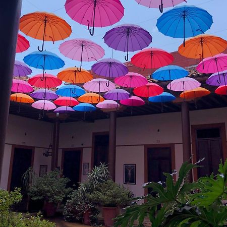 Hotel Villa De Flores Uruapan  Dış mekan fotoğraf