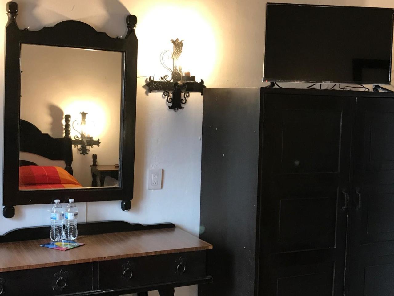 Hotel Villa De Flores Uruapan  Dış mekan fotoğraf