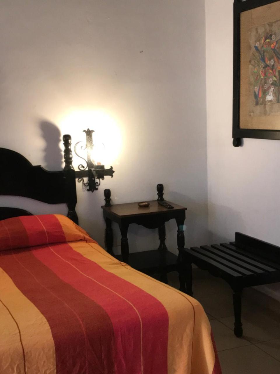 Hotel Villa De Flores Uruapan  Dış mekan fotoğraf