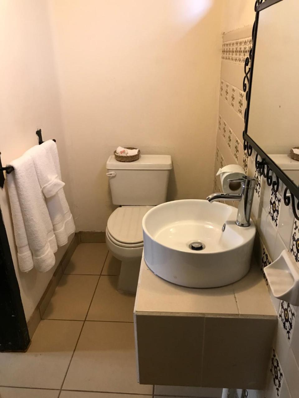 Hotel Villa De Flores Uruapan  Dış mekan fotoğraf