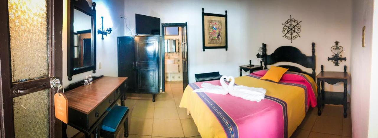 Hotel Villa De Flores Uruapan  Dış mekan fotoğraf