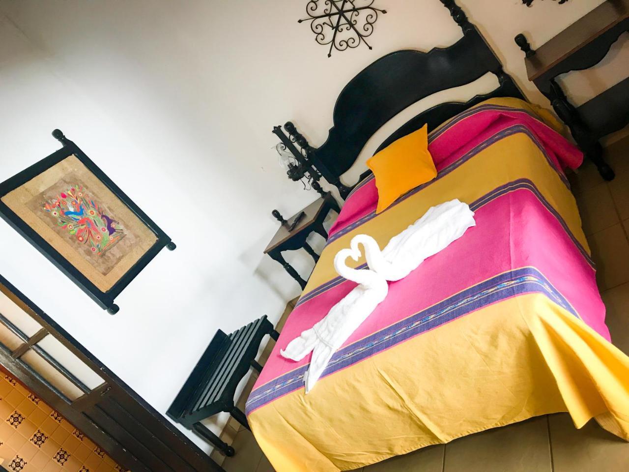 Hotel Villa De Flores Uruapan  Dış mekan fotoğraf