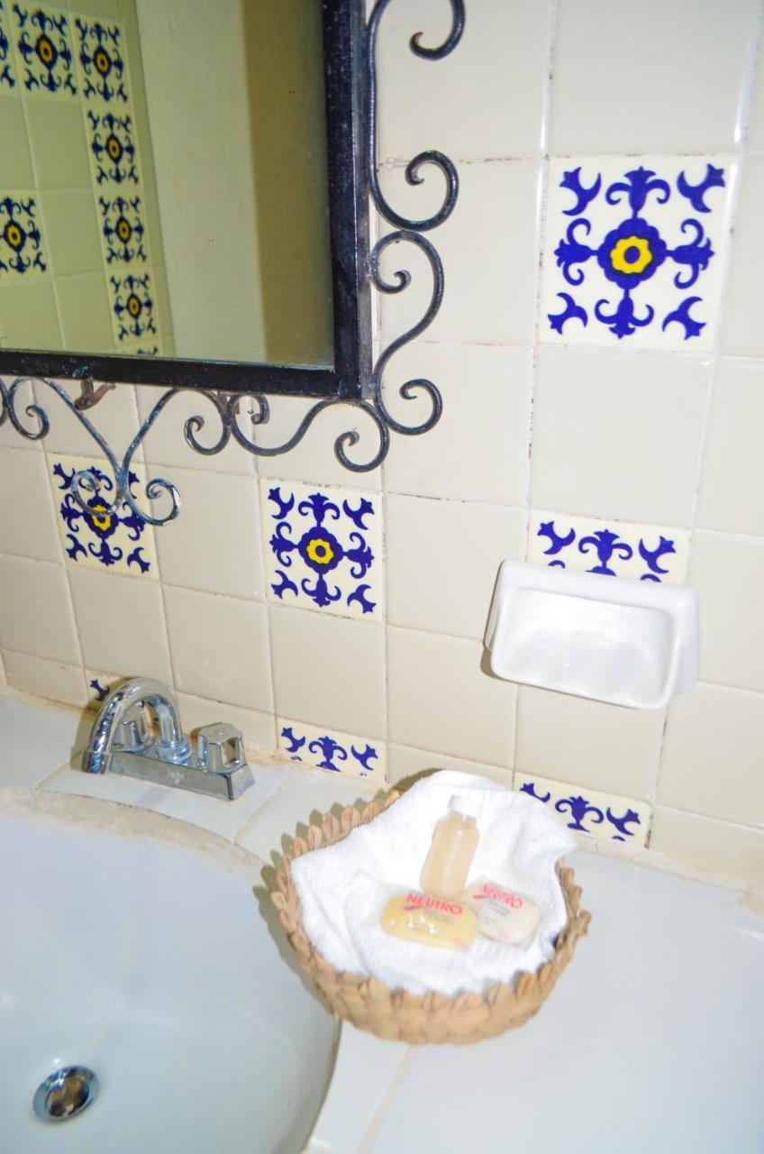 Hotel Villa De Flores Uruapan  Dış mekan fotoğraf