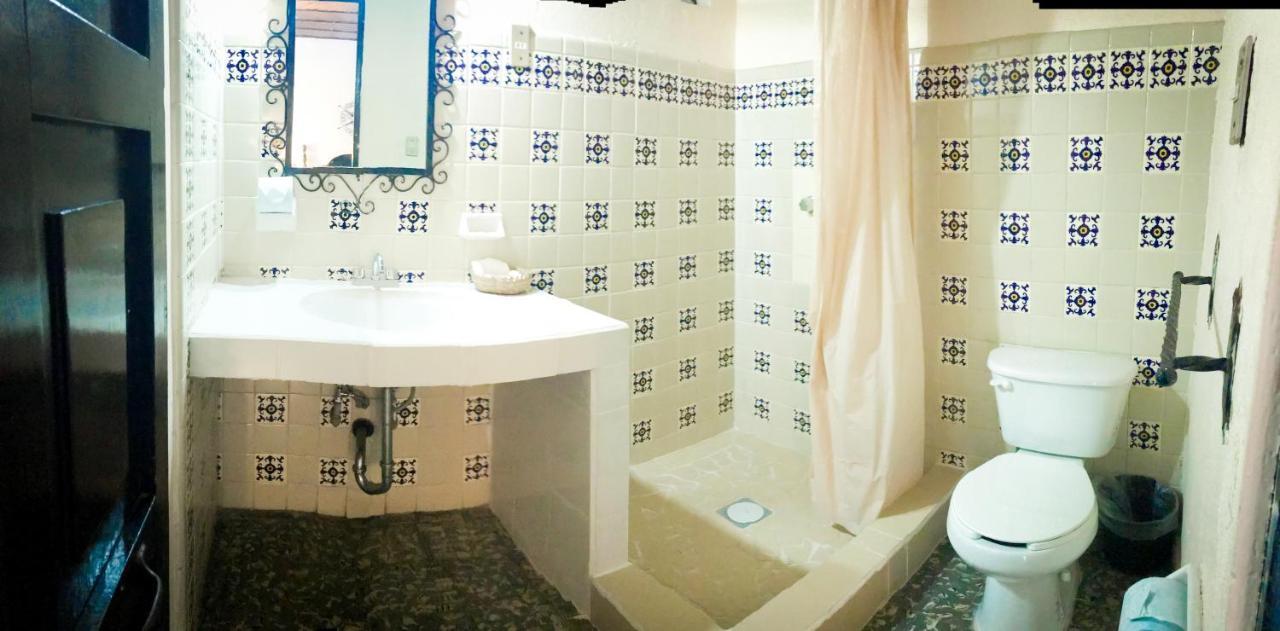 Hotel Villa De Flores Uruapan  Dış mekan fotoğraf