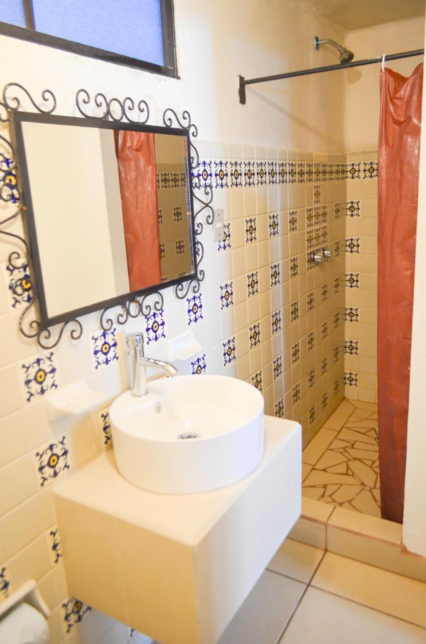 Hotel Villa De Flores Uruapan  Dış mekan fotoğraf