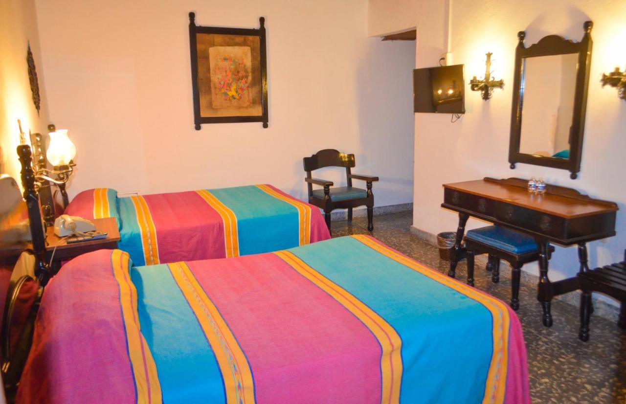 Hotel Villa De Flores Uruapan  Dış mekan fotoğraf