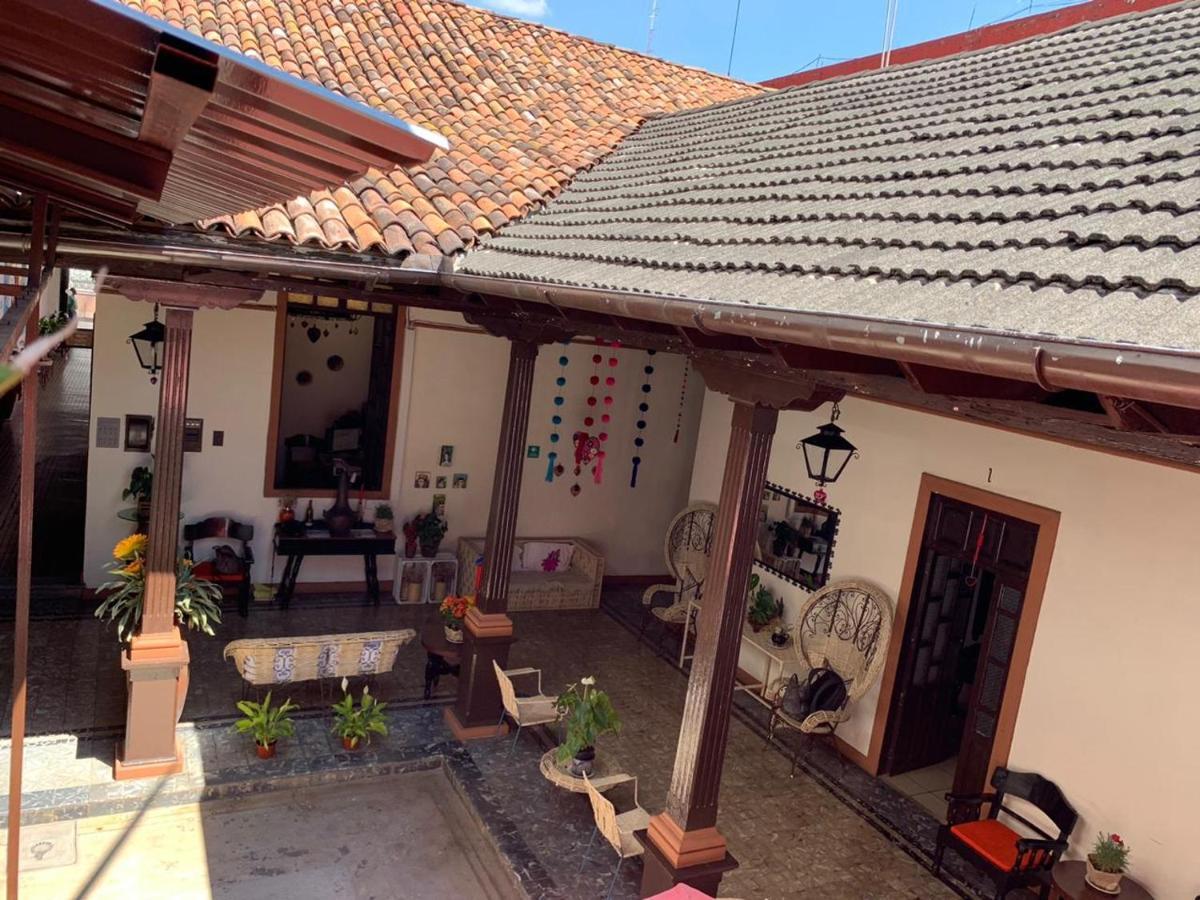 Hotel Villa De Flores Uruapan  Dış mekan fotoğraf