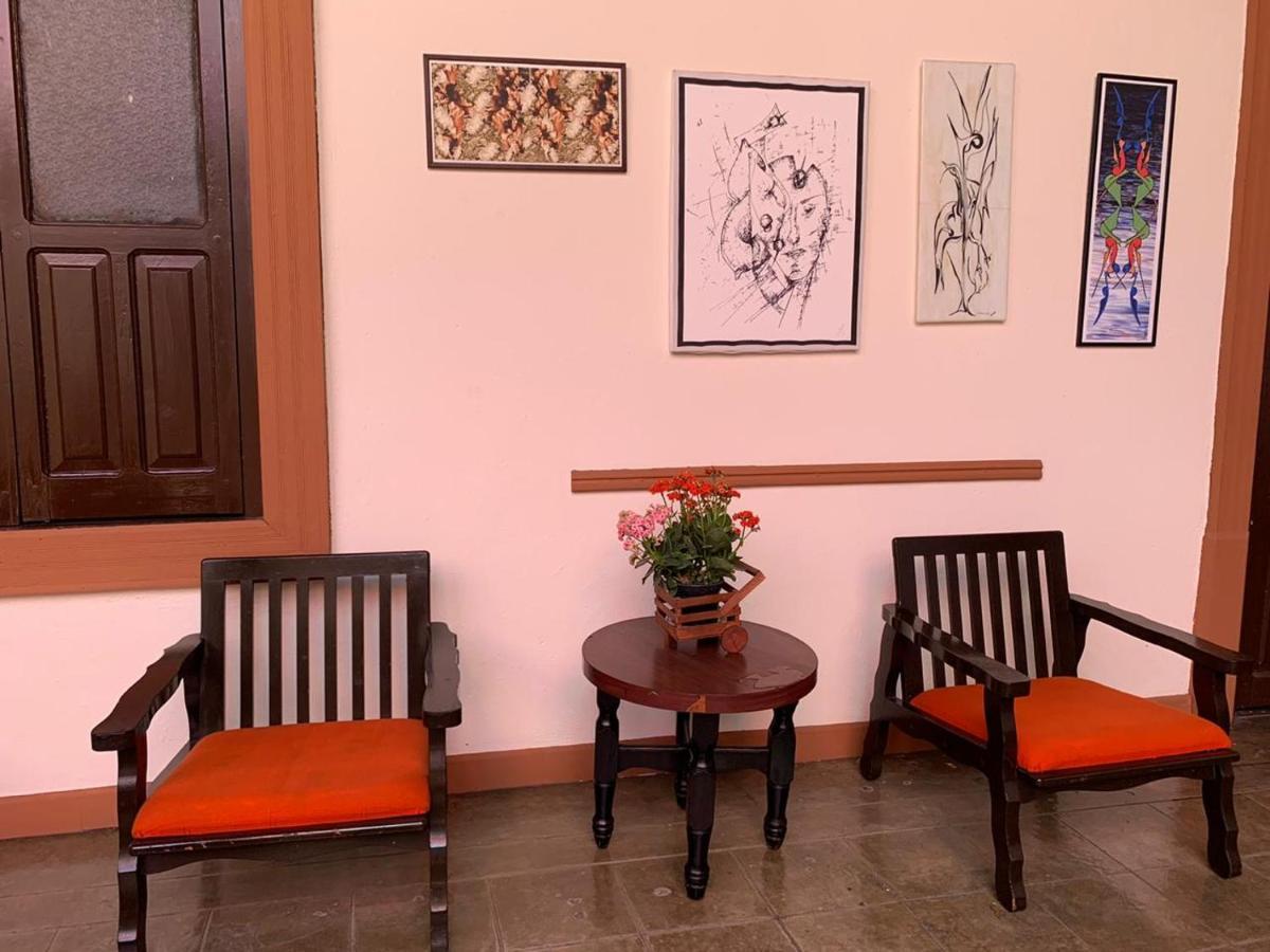 Hotel Villa De Flores Uruapan  Dış mekan fotoğraf