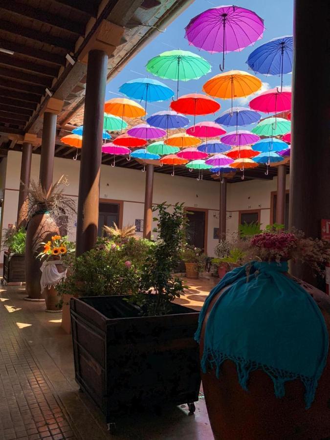 Hotel Villa De Flores Uruapan  Dış mekan fotoğraf