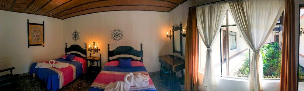 Hotel Villa De Flores Uruapan  Dış mekan fotoğraf