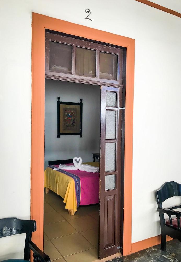 Hotel Villa De Flores Uruapan  Dış mekan fotoğraf